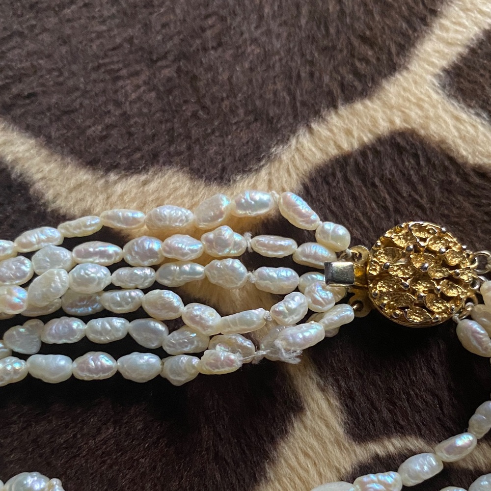 Vintage Cultured Freshwater Rice Pearl 6 Strand Bracelet with Gold Tone Clasp - Picture 7 of 7